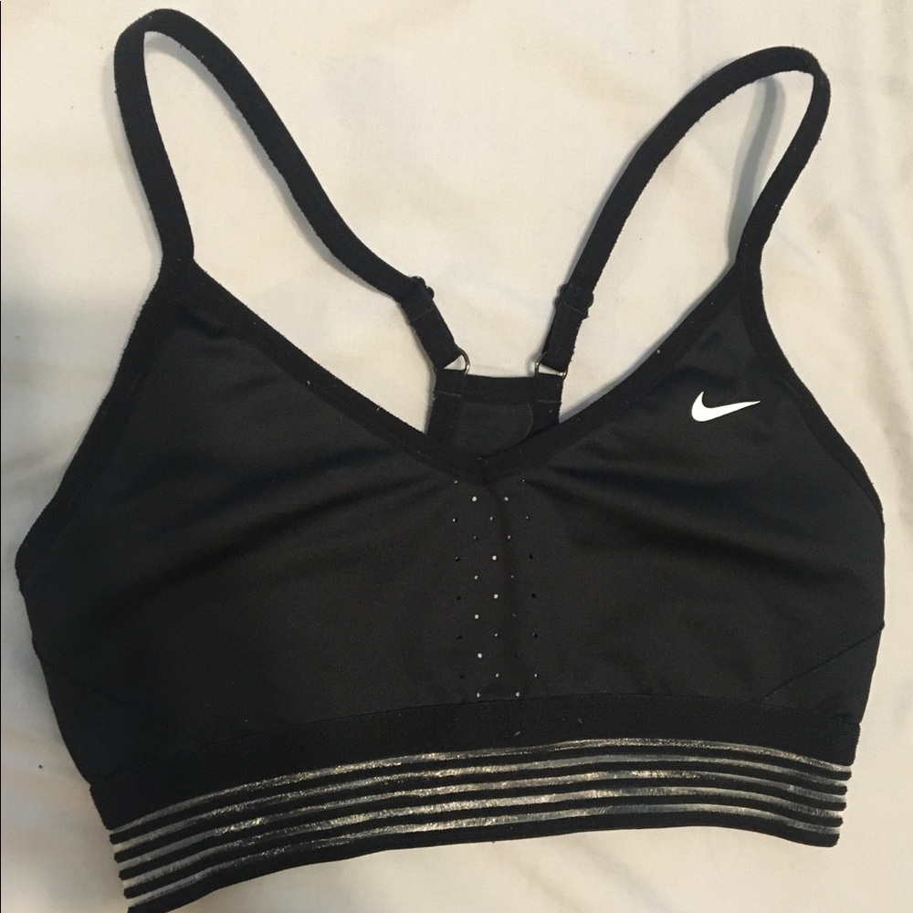 Athletic sports bra